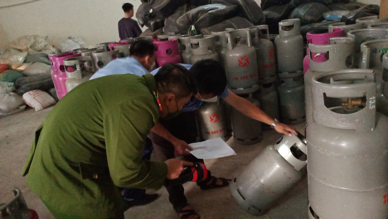 Hơn 500 vỏ bình của Thủ Đức Gas bị chiếm dụng trái phép